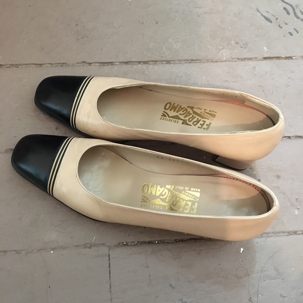 Vintage Salvatore Ferragamo pumps